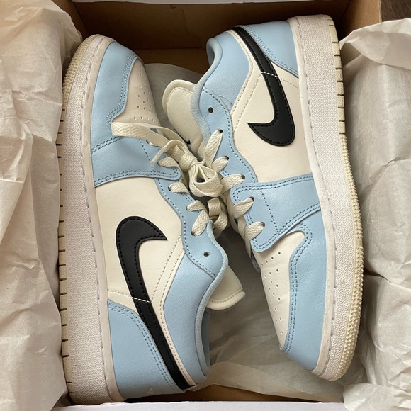 Nike Jordan 1 Low GS - Picture 4 of 4